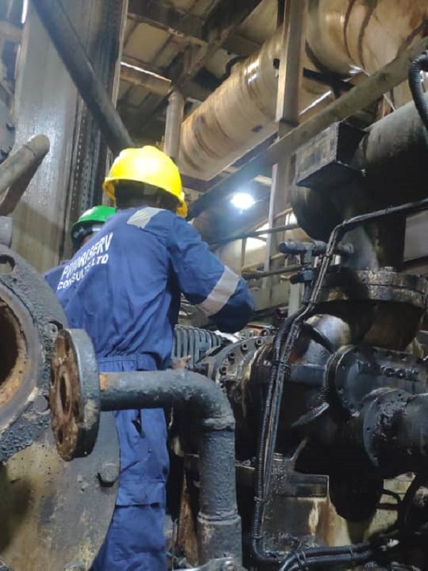 Men at site11 600X800